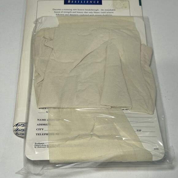 Hanes Resilience Pantyhose Control Top Enhanced Toe Pearl Size AB - Picture 3 of 3